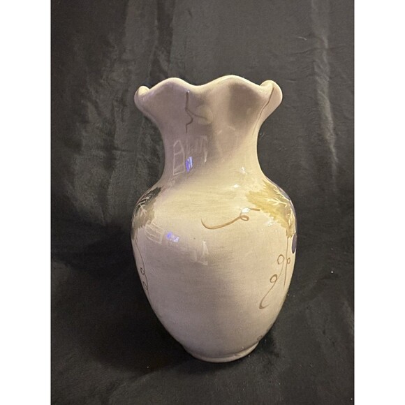 Tabletops Unlimited ~ “Cabernet” ~ 7¾" POTTERY VASE with Hand Painted Grapes - Picture 4 of 8